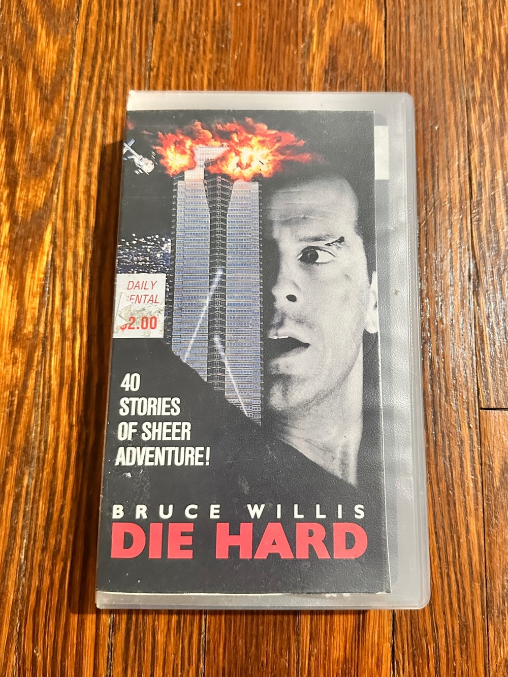 Die Hard Bruce Willis Action Christmas Clamshell VHS Tape Untested